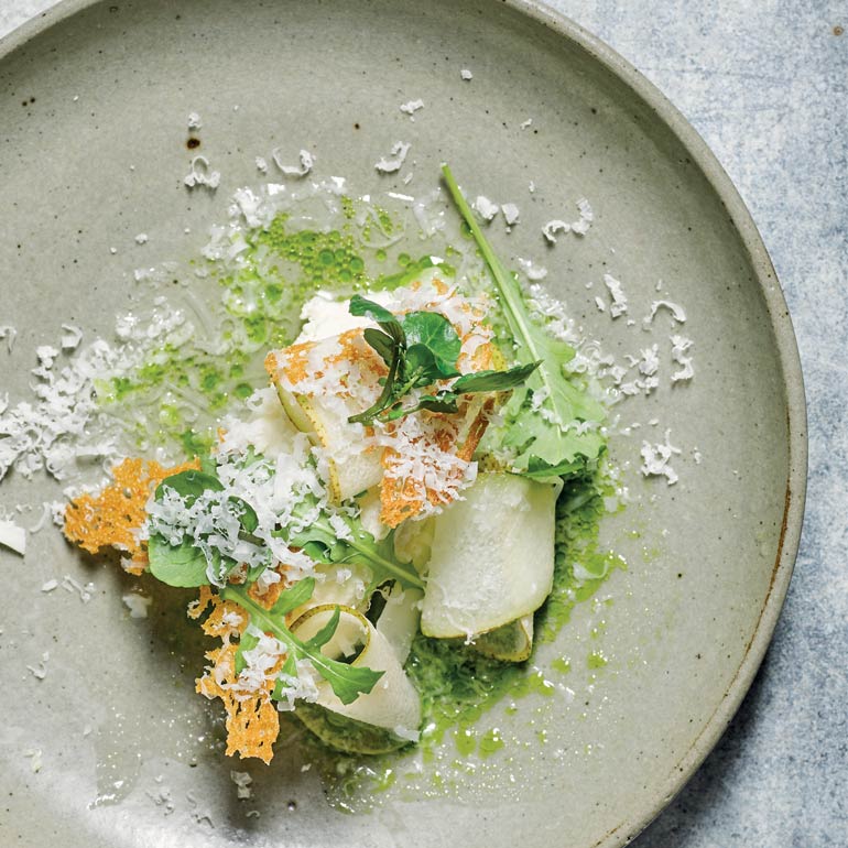 Chèvremousse met toast & peer