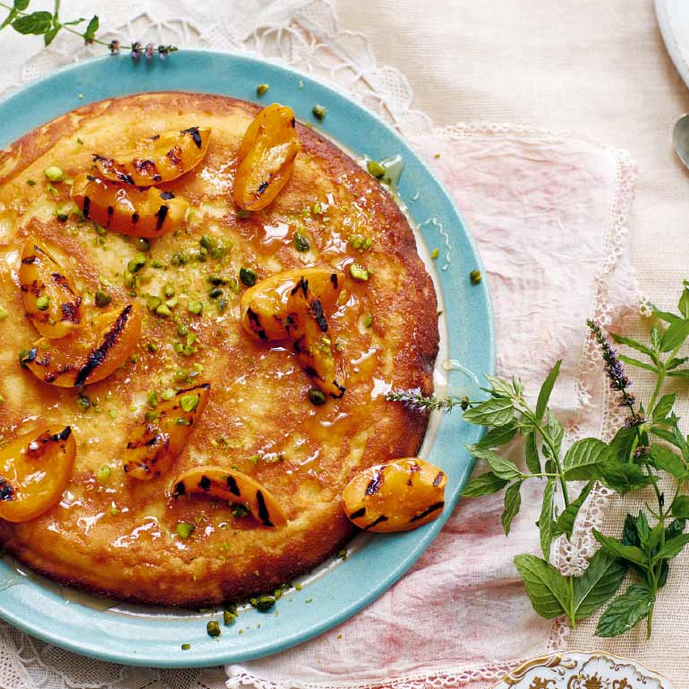 Pannenkoek met anari, pistache & abrikozen