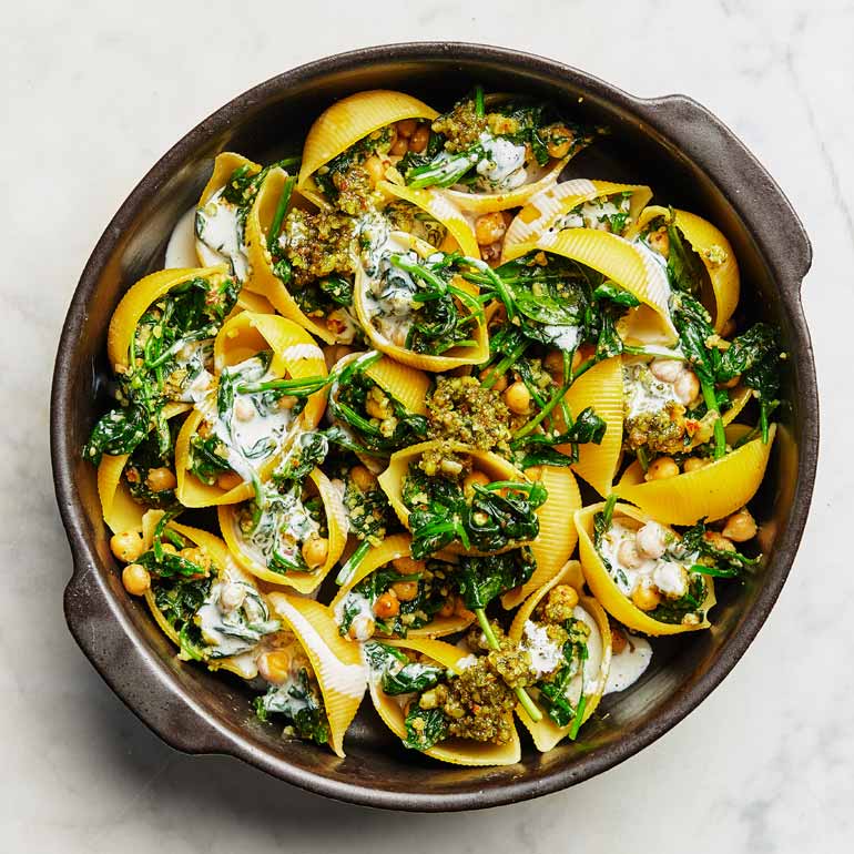 Pasta met vegan kaassaus en pesto