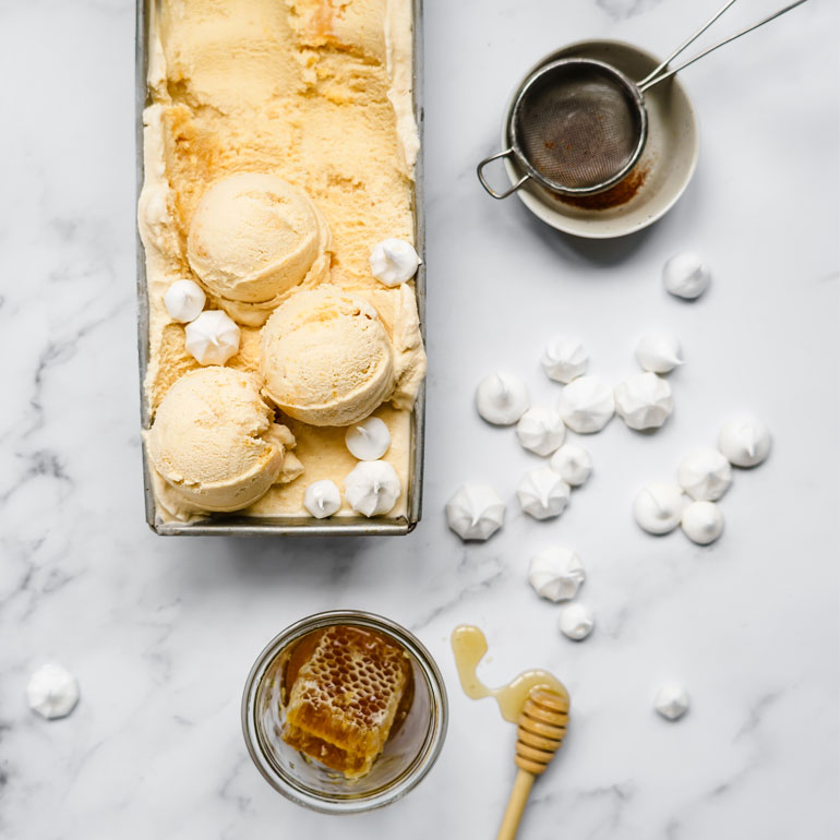 Spicy honingijs met perzik