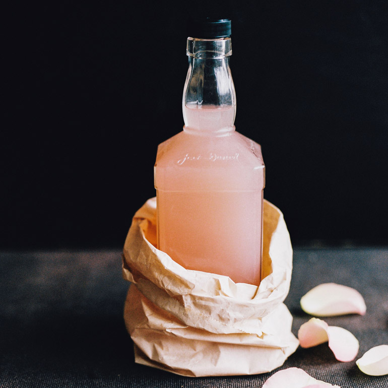 Sparkling Rose on the Rocks