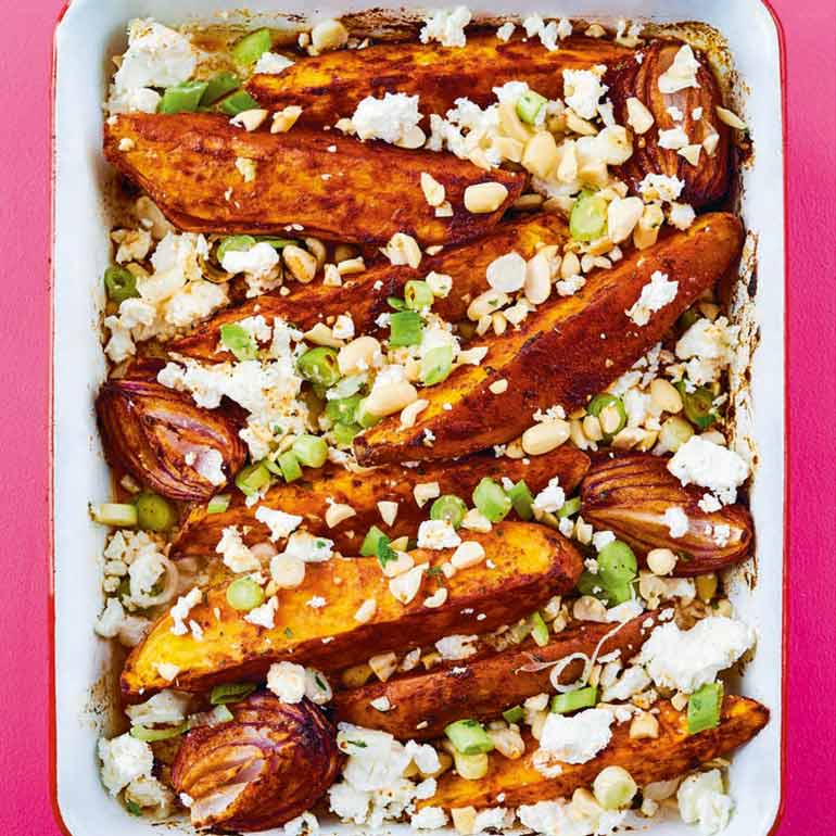 Zoete-aardappelpartjes met feta & pinda’s