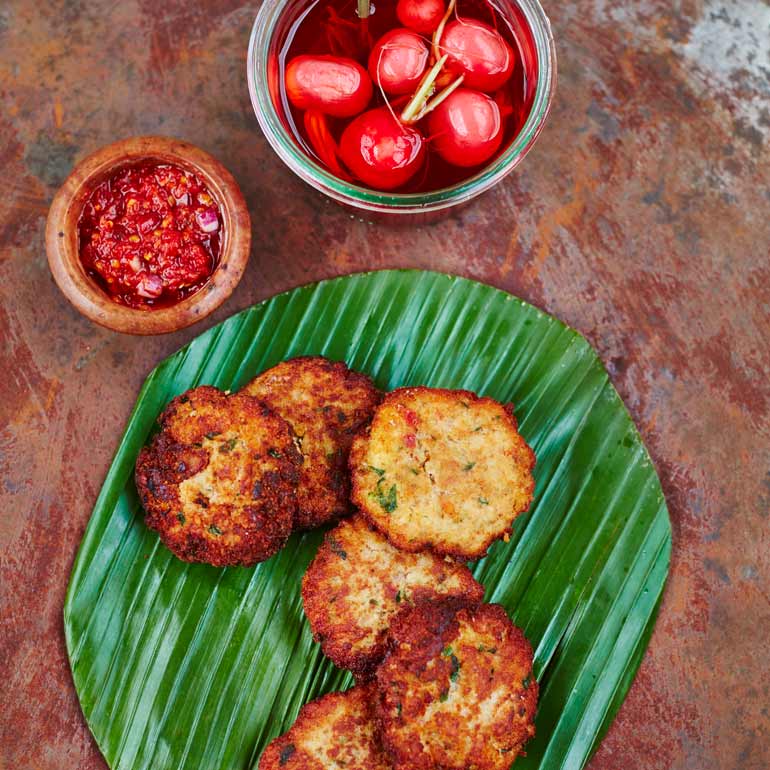 Frikadel Oedang met zoetzure radijs