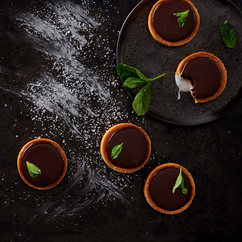 Ganache van pure chocolade met munt